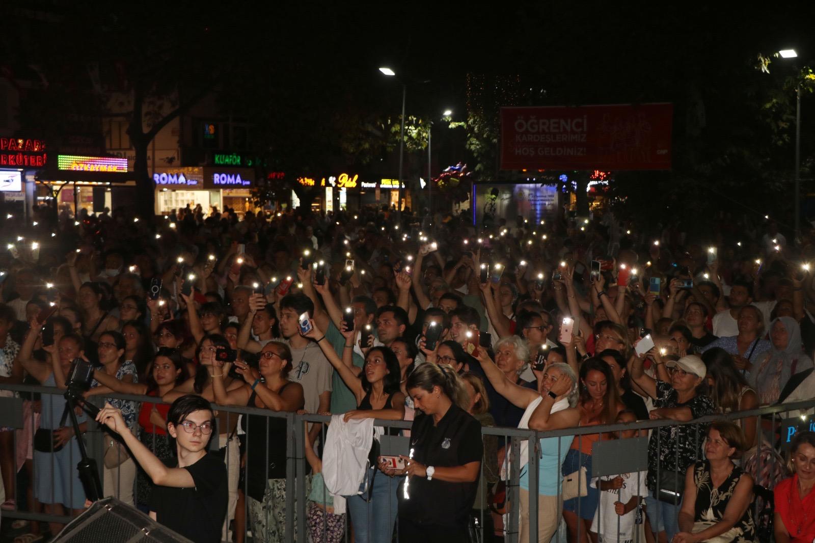 ÇINARCIKLILAR MOĞOLLAR KONSERİ İLE ZAFERİ KUTLADI