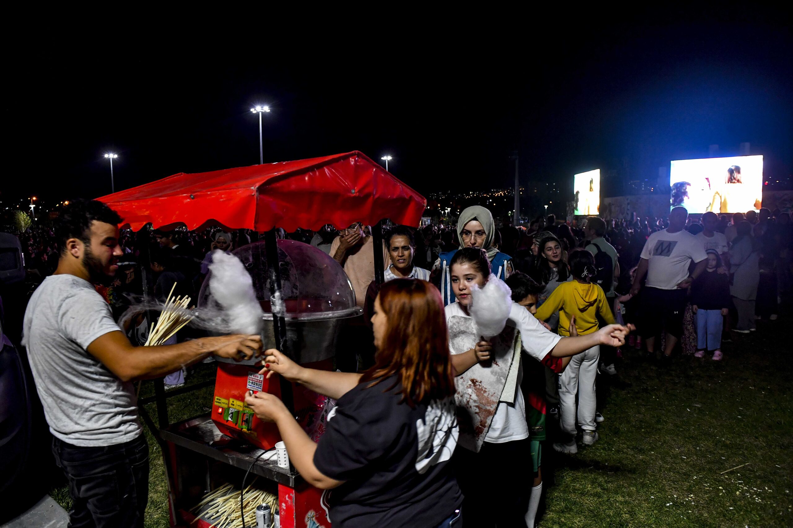 ANKARA BÜYÜKŞEHİRİN “YILDIZLARIN ALTINDA YEŞİLÇAM GECELERİ” DEVAM EDİYOR
