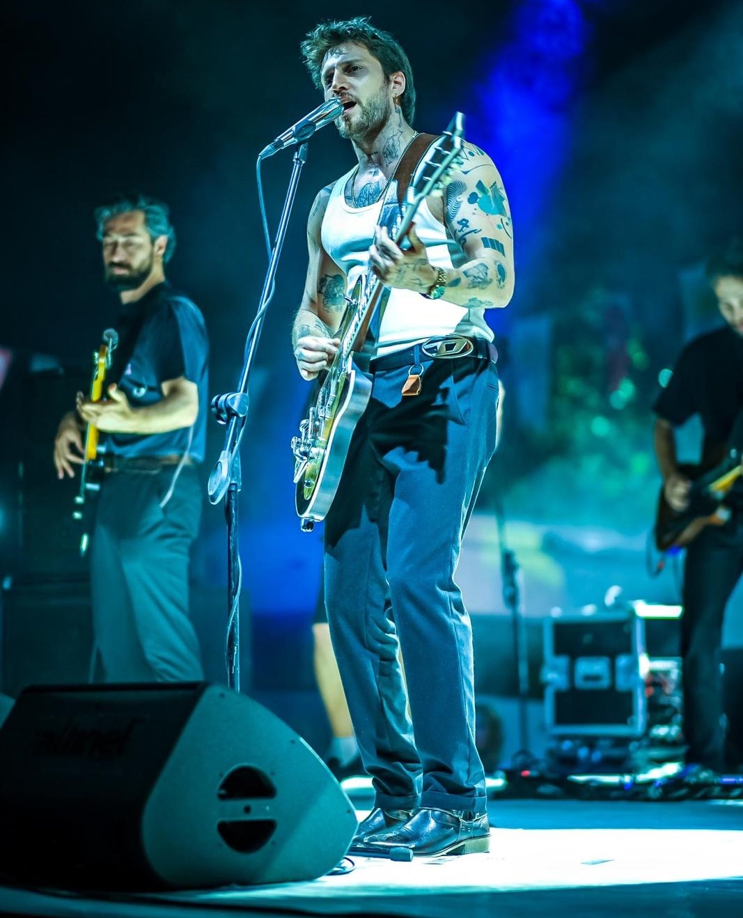 ÇINARCIK’TA UFUK BEYDEMİR’DEN ZAFER BAYRAMI KONSERİ