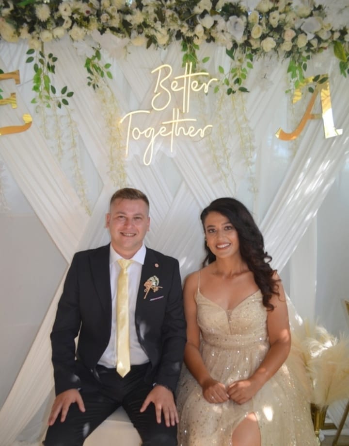 ÜZÜNDEN DOĞAN MUTLULUK