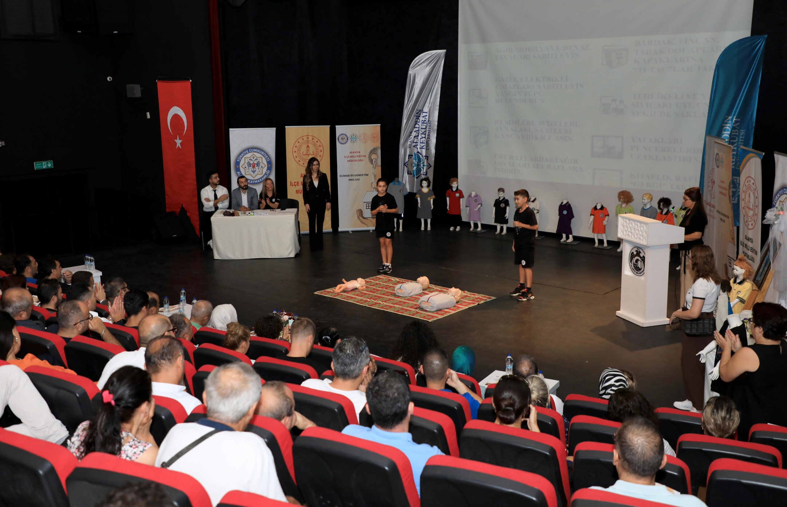 EVİMDE GÜVENDEYİM PROJESİ TANITIM PROGRAMI GERÇEKLEŞTİRİLDİ