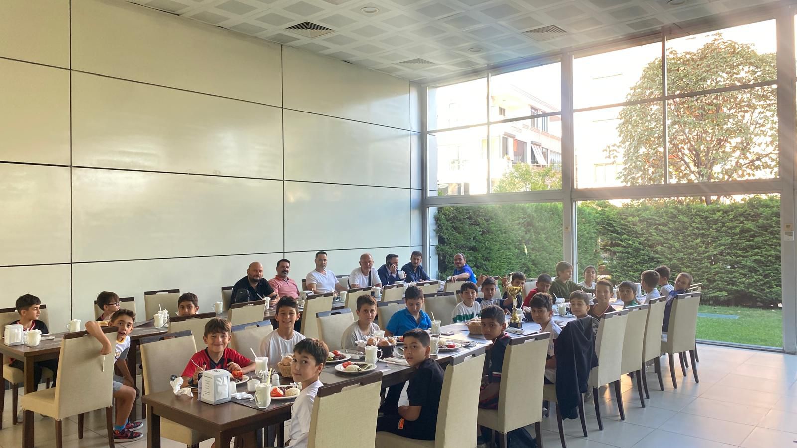 Çiftlikköy’ün Şampiyon U-11’lerine Başkan Yele’den Kutlama