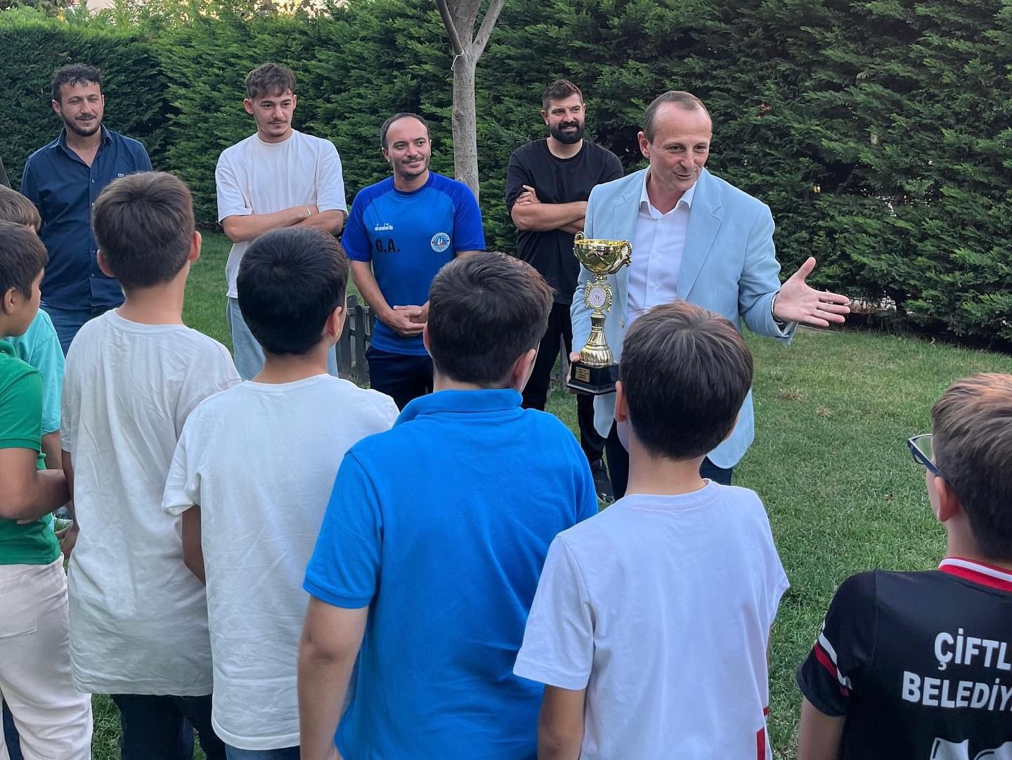 Çiftlikköy’ün Şampiyon U-11’lerine Başkan Yele’den Kutlama