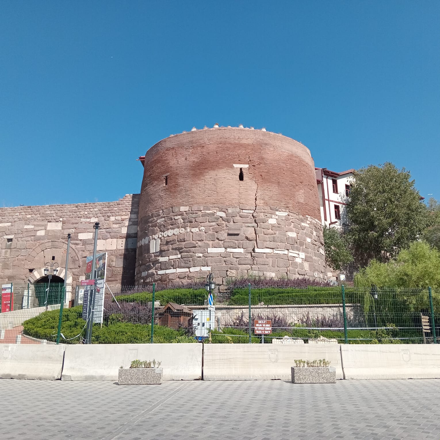 MANSUR YAVAŞTAN 71 TARİHİ PROJE