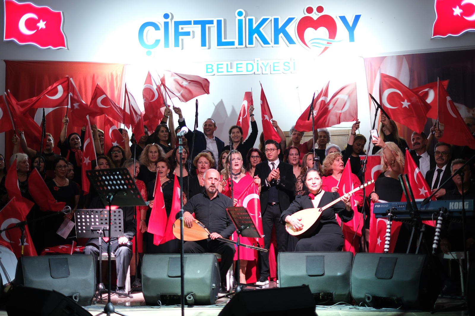 Çiftlikköy’de Muhteşem Cumhuriyet Konseri