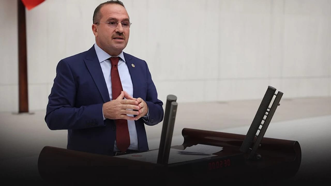 YAŞAR KIRPINARDAN YEREL YÖNETİMLERE SERT ELEŞTİRİ…..