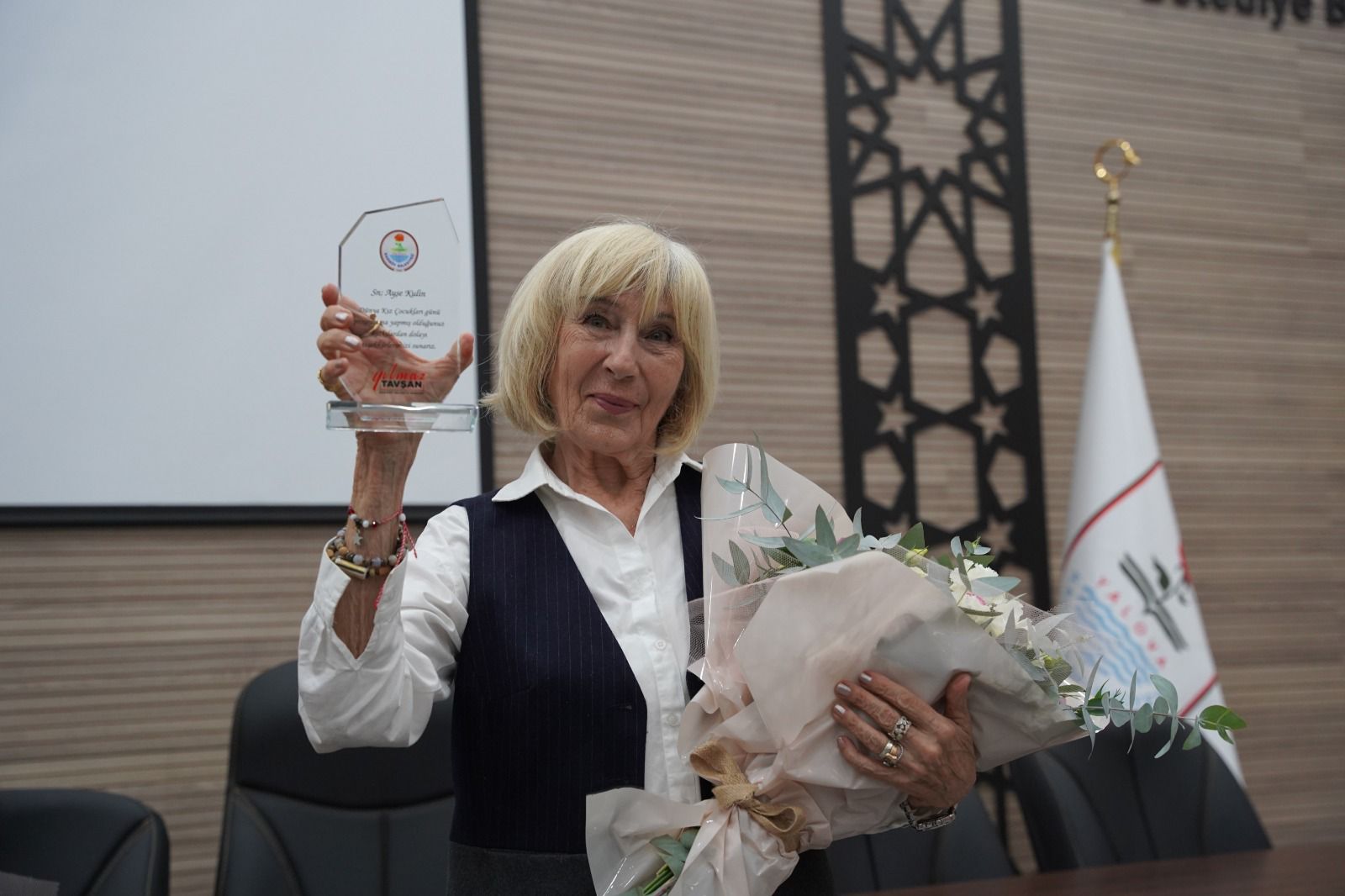 YALOVA KADIKÖY DÜNYA KIZ ÇOCUKLARI GÜNÜ AYŞE KULİN AGIRLADI