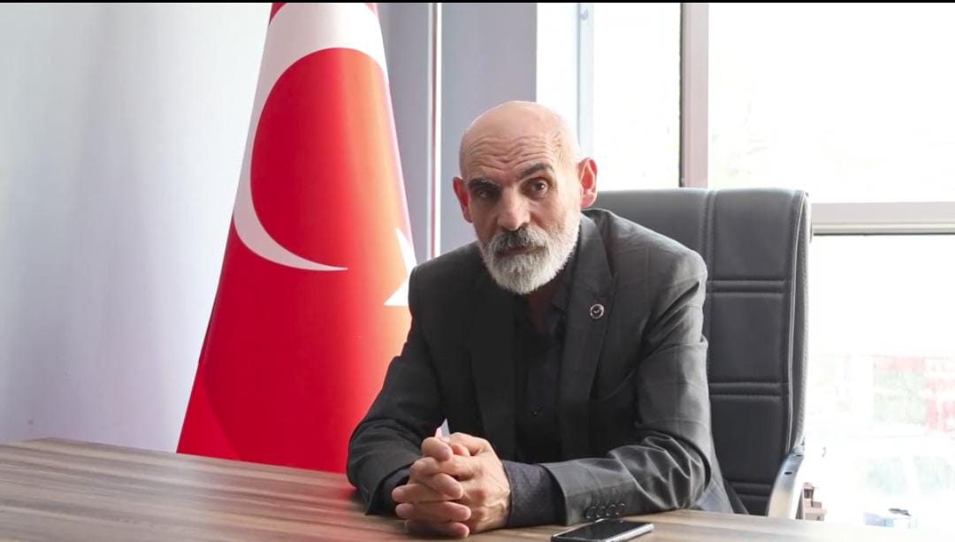 VSP PARTİSİ GENEL BAŞKANI YILMAZ GÜLÜMSER YENİ SİYASİ DURUŞ SERGİLEMEYE DEVAM EDİYOR.