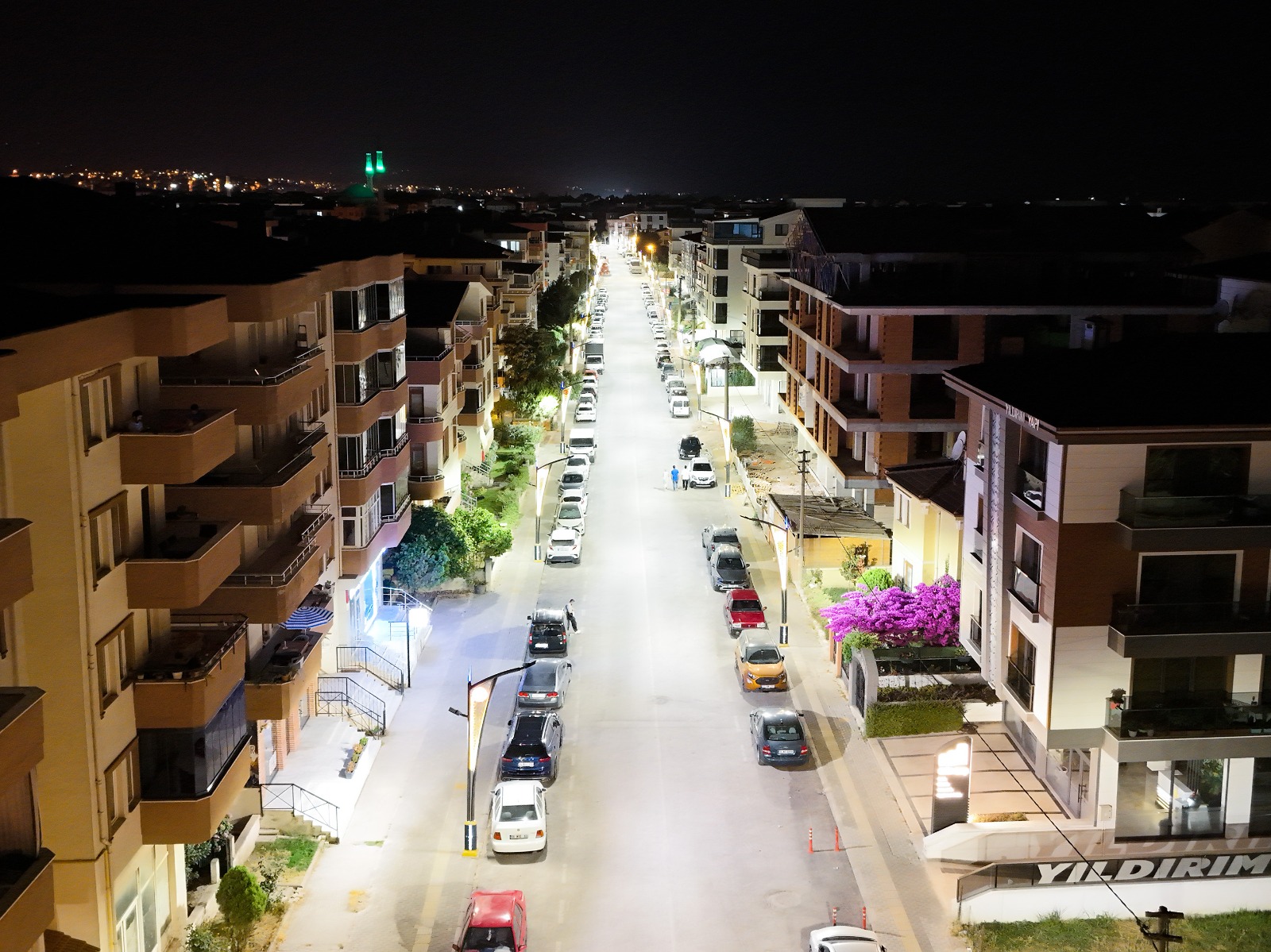 Çiftlikköy Yeni Nesil Aydınlatmalarla Işıldıyor