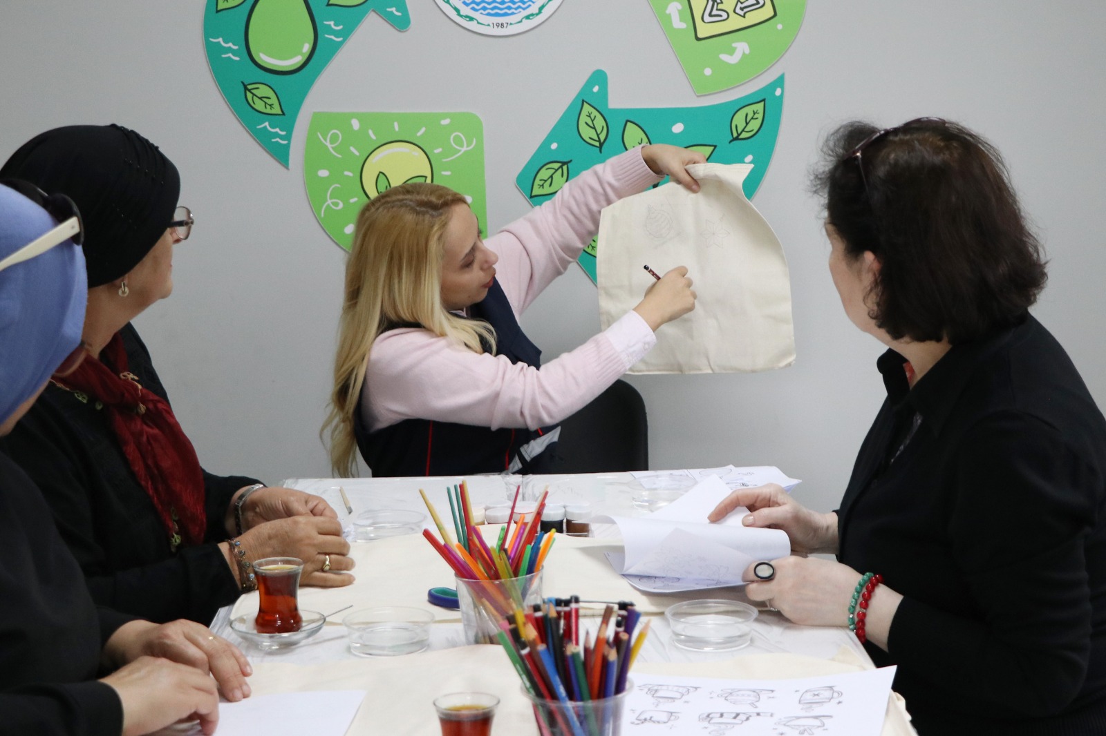 Çiftlikköylü Kadınlardan Bez Çanta Atölyesi