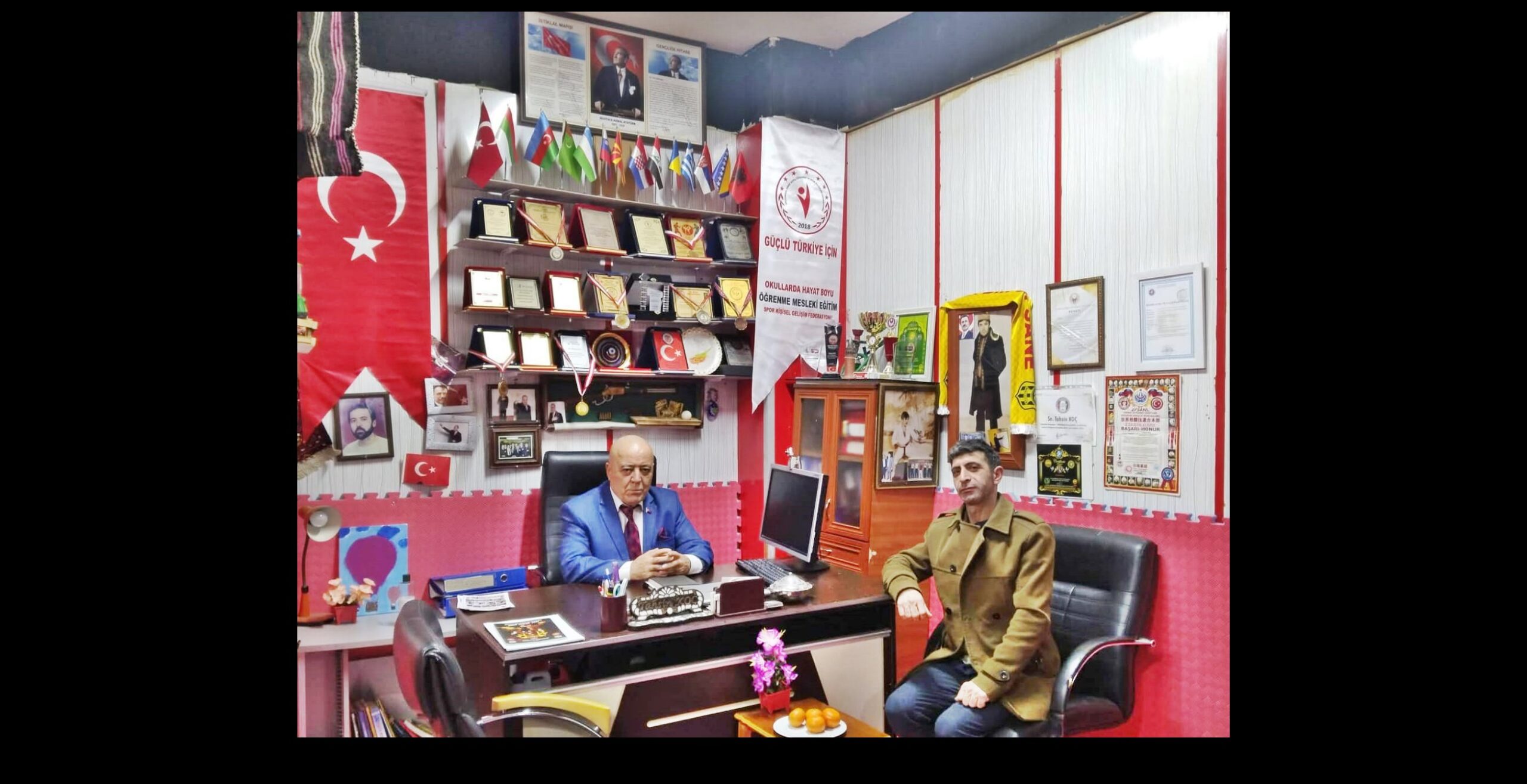 TAHSİN KOÇ, SANAT VE SANATÇIYA VE KIYMETLİ ŞAİRLERİMİZE YAZARLARIMIZA SAHİP ÇIKALIM.