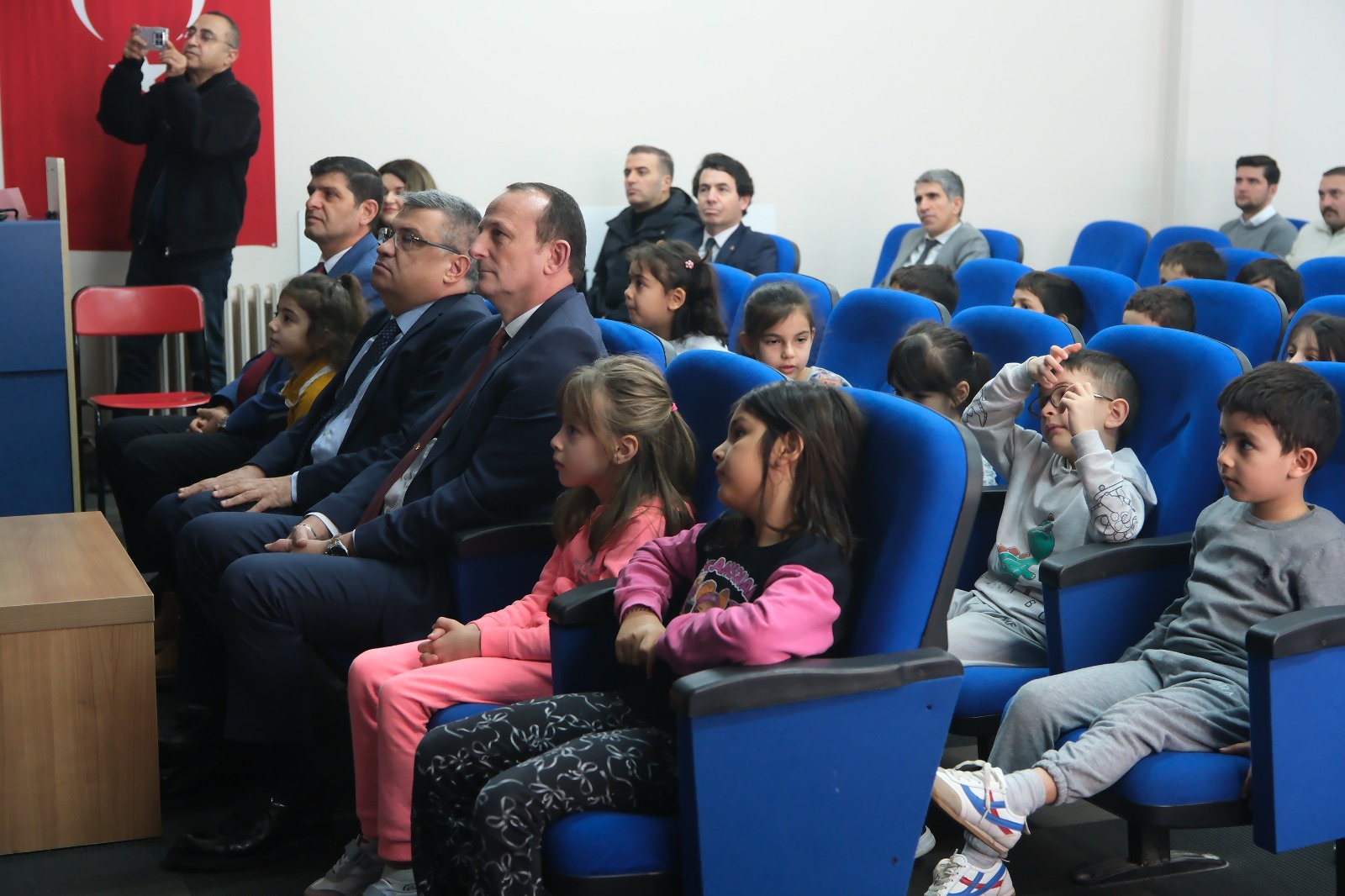 Nilay Öğretmen Çiftlikköylü Çocuklara Deprem Bilincini Anlattı